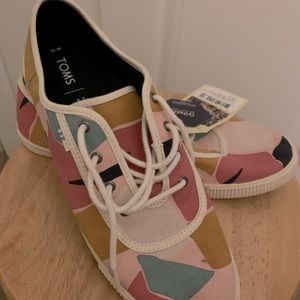TOMS Rose Gold Boulder print sneakers size 10